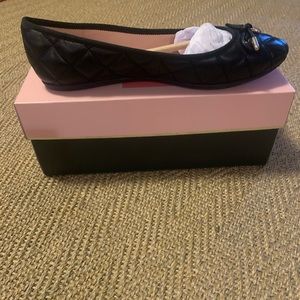 Kate Spade Pauline flats in black size 8.. brand new !!